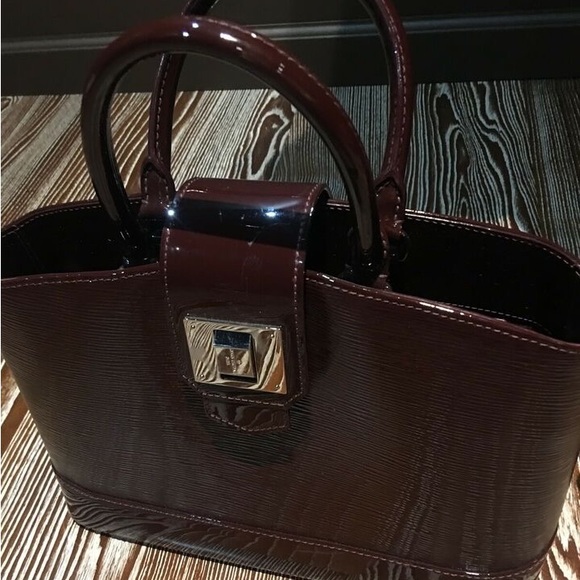 Authentic Louis Vuitton Prune Electric Epi leather - Picture 2 of 10